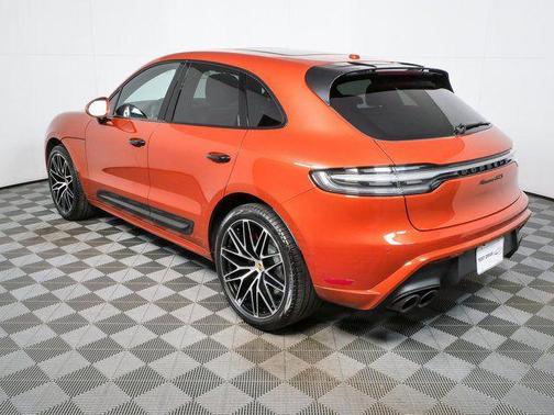 Papaya Metallic 2022 Porsche Macan Macan GTS