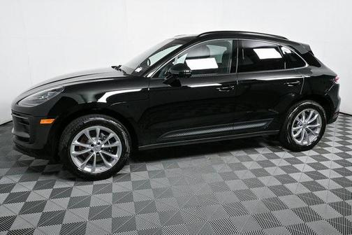 2025 Porsche Macan AWD