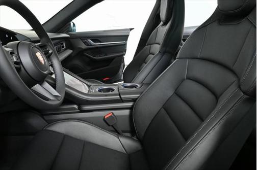 2025 Porsche Taycan 4