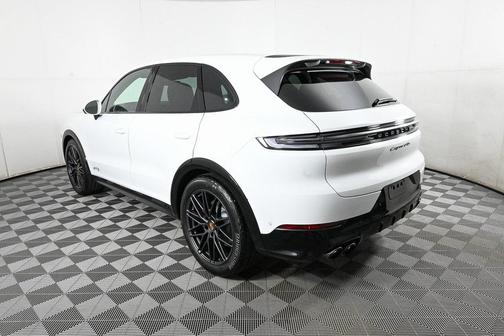2025 Porsche Cayenne GTS