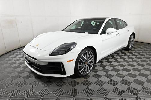 2025 Porsche Panamera 4