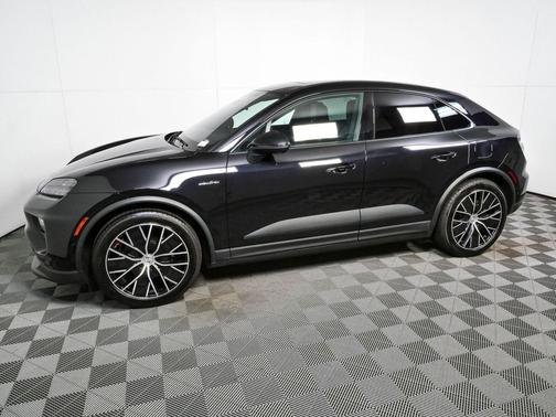 Jet Black Metallic 2025 Porsche Macan Macan Electric