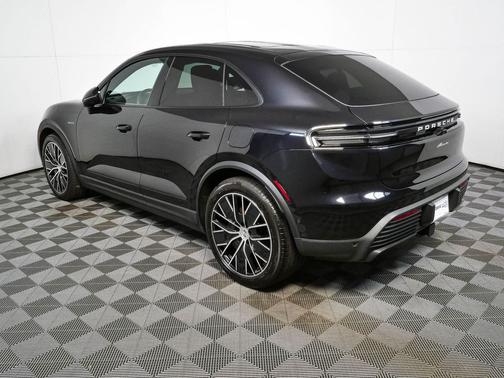 Jet Black Metallic 2025 Porsche Macan Macan Electric