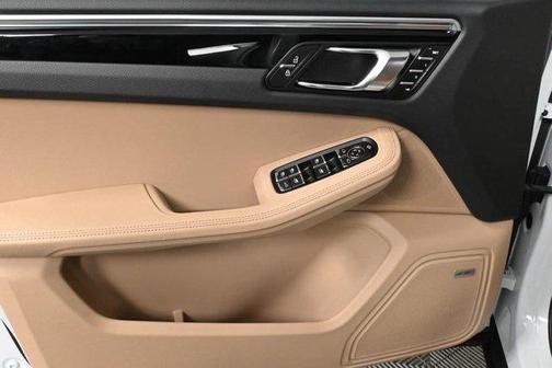 2024 Porsche Macan AWD