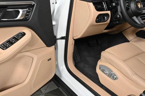 2024 Porsche Macan AWD