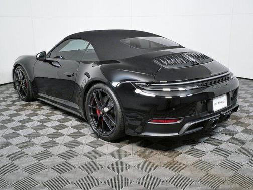 2026 Porsche 911 Carrera 4 GTS