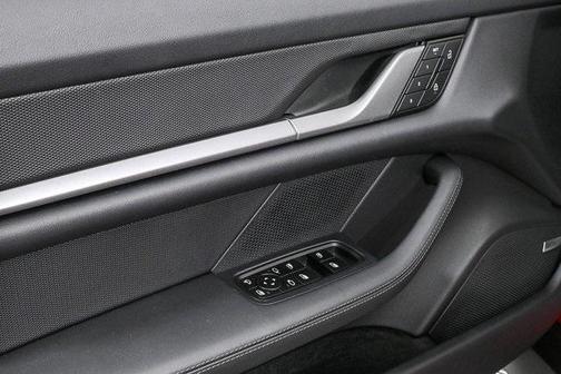 2025 Porsche Taycan RWD
