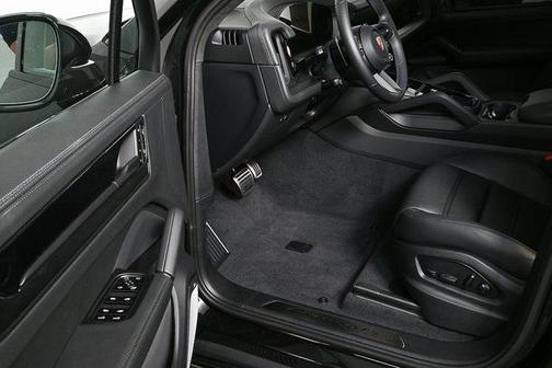 2026 Porsche Cayenne GTS