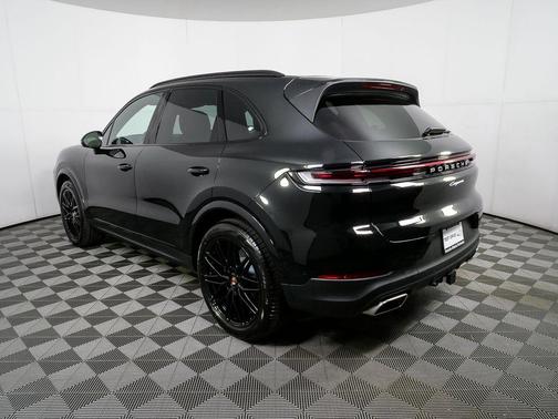Chromite Black Metallic 2026 Porsche Cayenne Cayenne