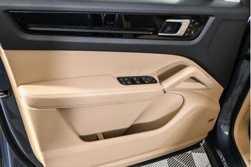 2019 Porsche Cayenne Base