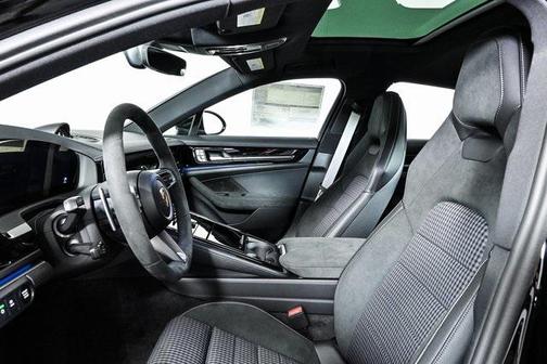 2024 Porsche Panamera 4