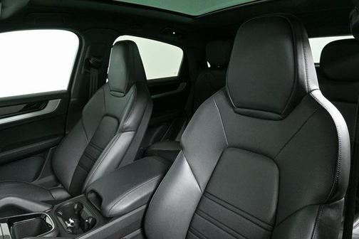 2024 Porsche Cayenne AWD