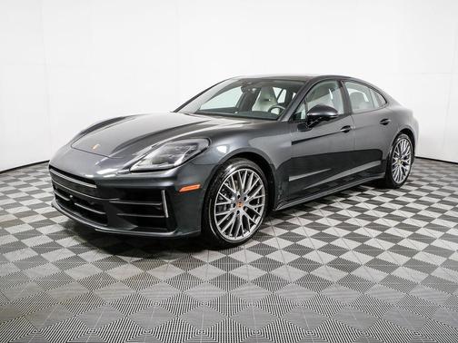 2025 Porsche Panamera 4