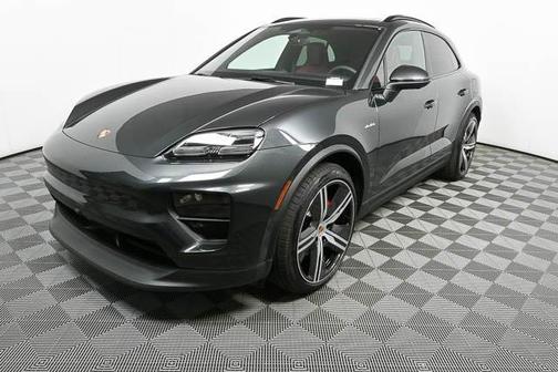 2025 Porsche Macan Base