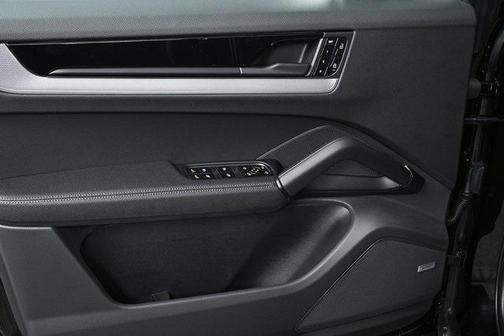 2025 Porsche Cayenne S
