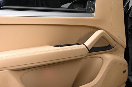 2025 Porsche Cayenne S