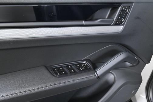 2026 Porsche Cayenne AWD