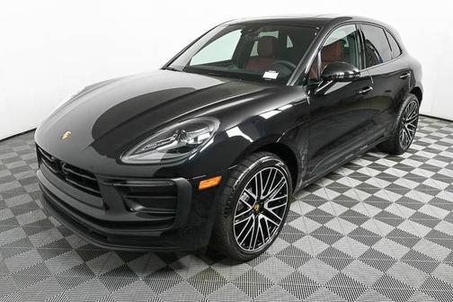 2025 Porsche Macan Base
