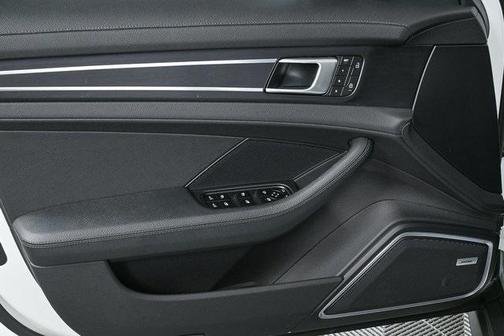 2022 Porsche Panamera Platinum Edition