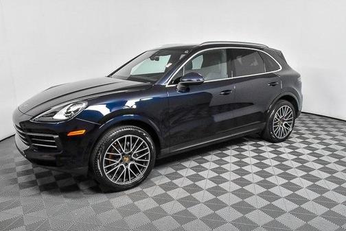 Photo 2 of 34 of 2020 Porsche Cayenne
