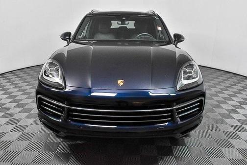 Photo 3 of 34 of 2020 Porsche Cayenne