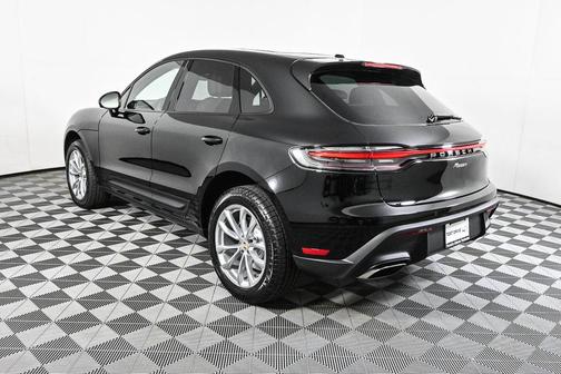 2026 Porsche Macan AWD
