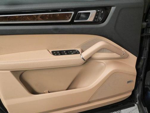 2022 Porsche Cayenne S