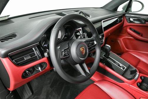 2023 Porsche Macan Base