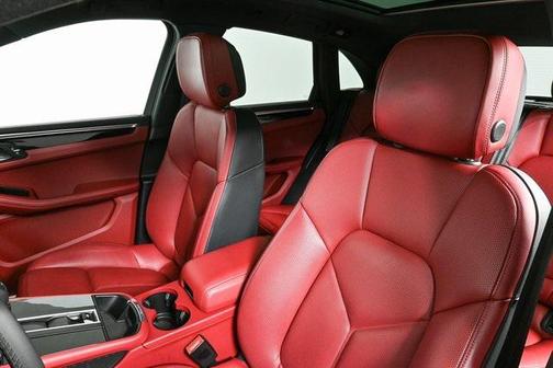 2023 Porsche Macan Base