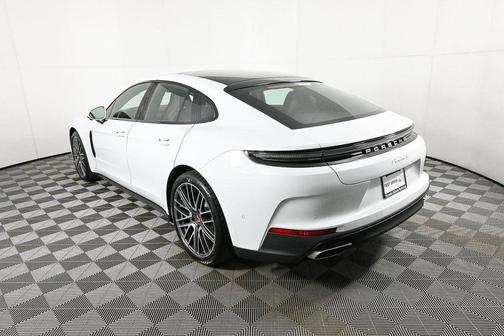 2026 Porsche Panamera RWD
