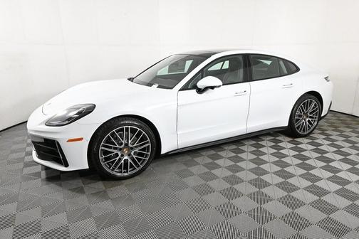 2026 Porsche Panamera RWD