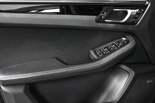 2020 Porsche Macan AWD