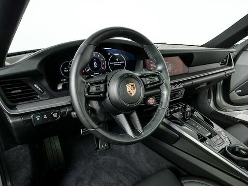 2025 Porsche 911 Carrera