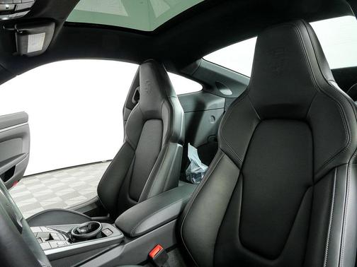 2025 Porsche 911 Carrera