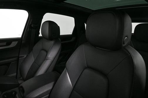 2024 Porsche Cayenne AWD