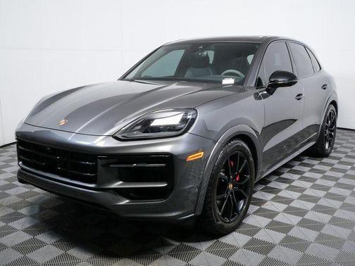 2025 Porsche Cayenne GTS