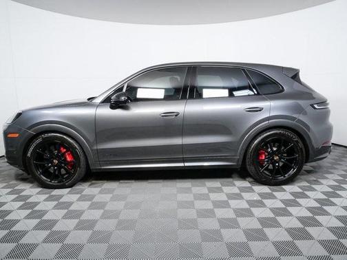 2025 Porsche Cayenne GTS
