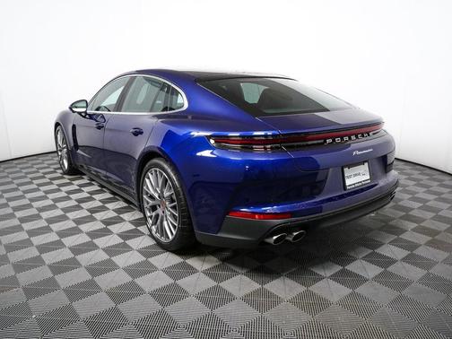 2026 Porsche Panamera RWD