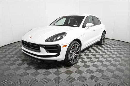 2025 Porsche Macan Base