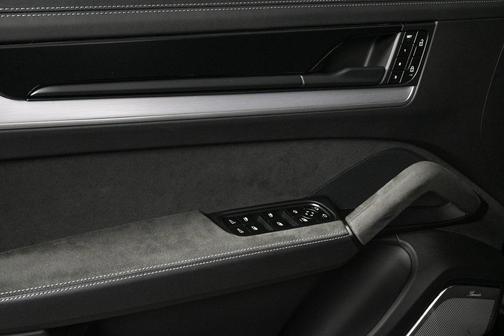 2024 Porsche Cayenne Turbo GT