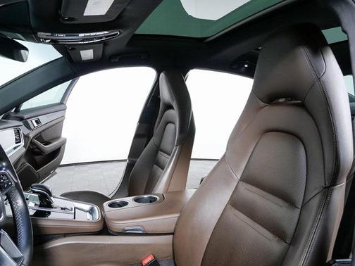 2017 Porsche Panamera 4S