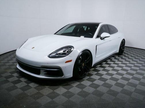 2017 Porsche Panamera 4S