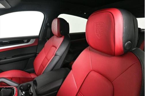 2025 Porsche Cayenne AWD