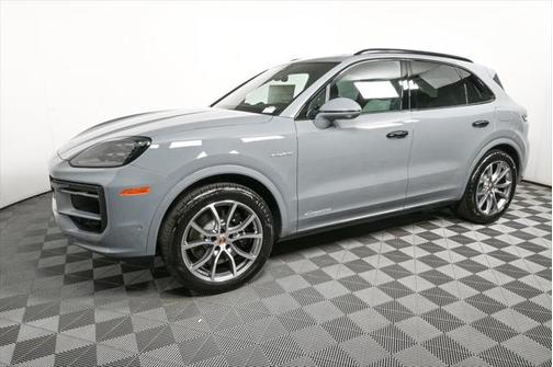 2025 Porsche Cayenne E-Hybrid S