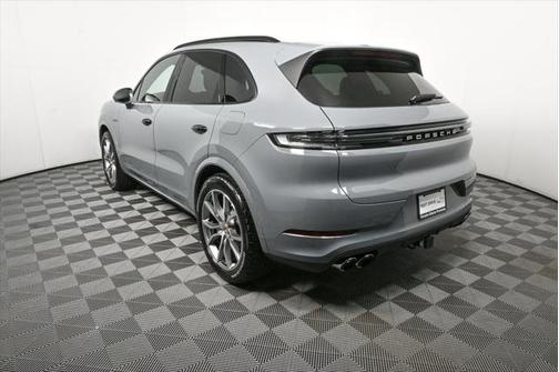 2025 Porsche Cayenne E-Hybrid S