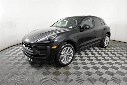 2025 Porsche Macan Turbo