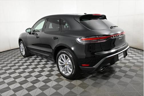 2025 Porsche Macan Turbo