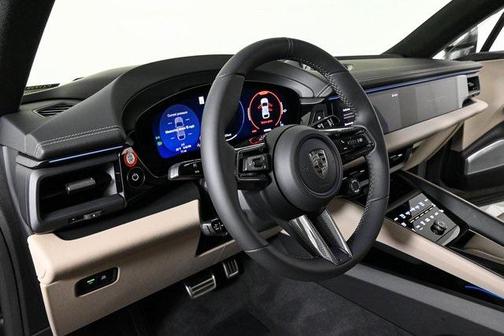 2025 Porsche Macan Turbo