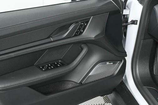 2025 Porsche Taycan GTS