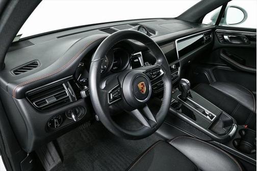 2022 Porsche Macan Base